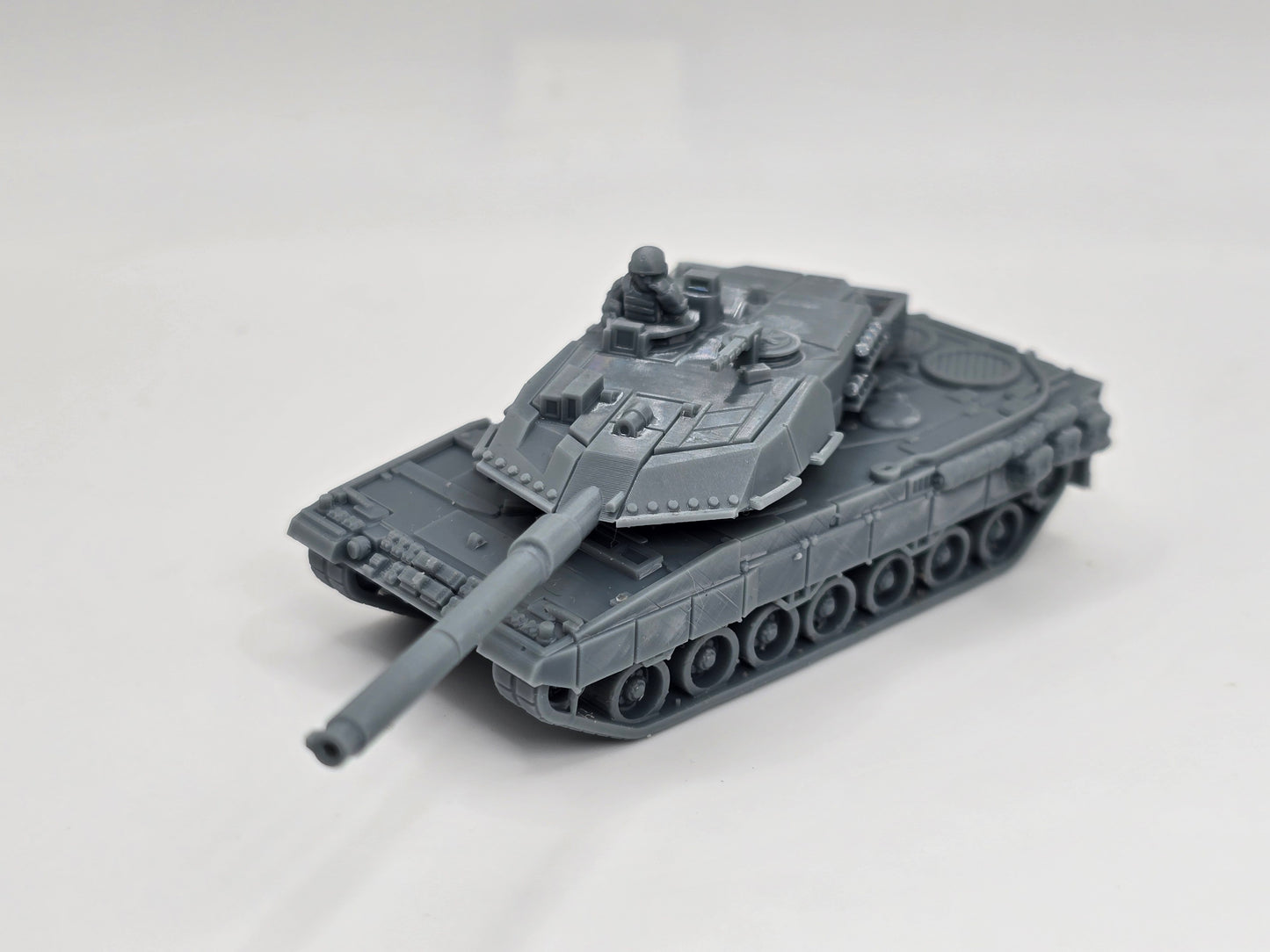 Leopard 2A6 MBT(+15mm scale)