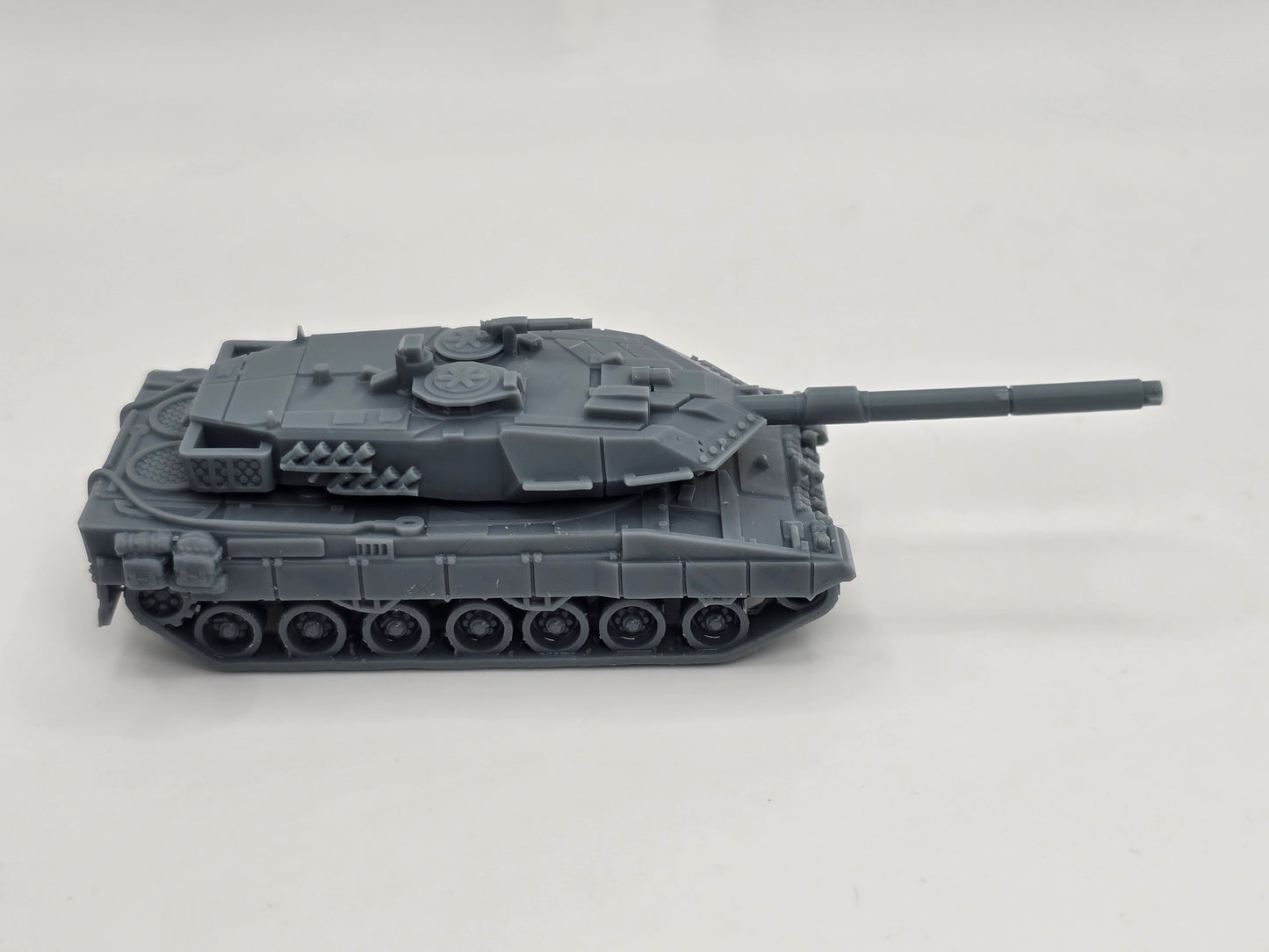 Leopard 2A6 MBT(+15mm scale)