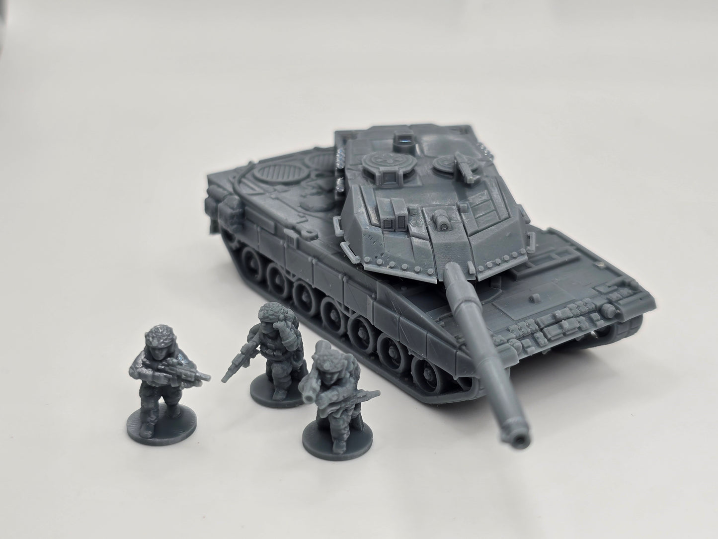 Leopard 2A6 MBT(+15mm scale)