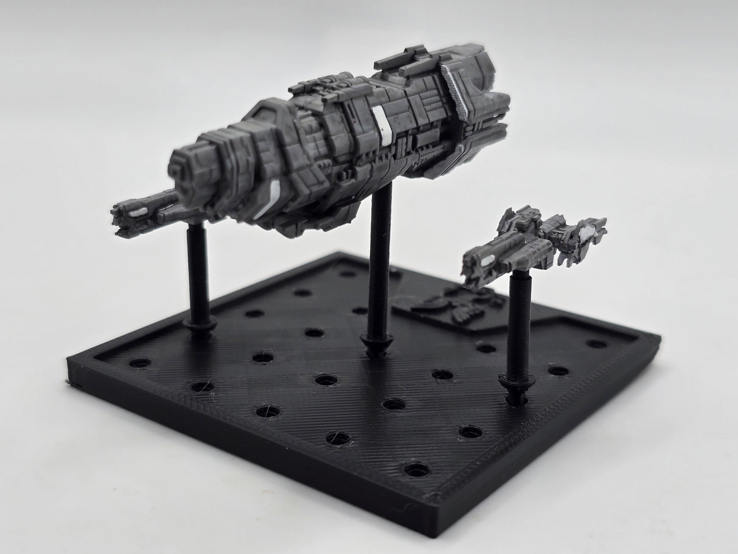 Painted Marathon Cruiser and 3x Paris frigates for Halo Fleet Battles