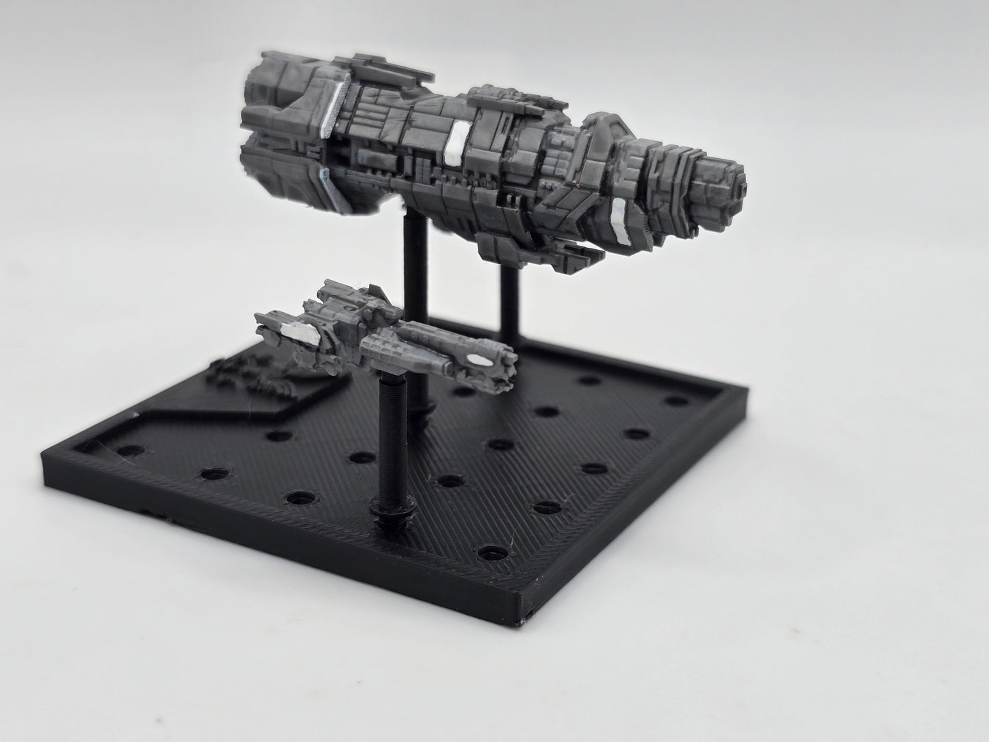 Painted Marathon Cruiser and 3x Paris frigates for Halo Fleet Battles